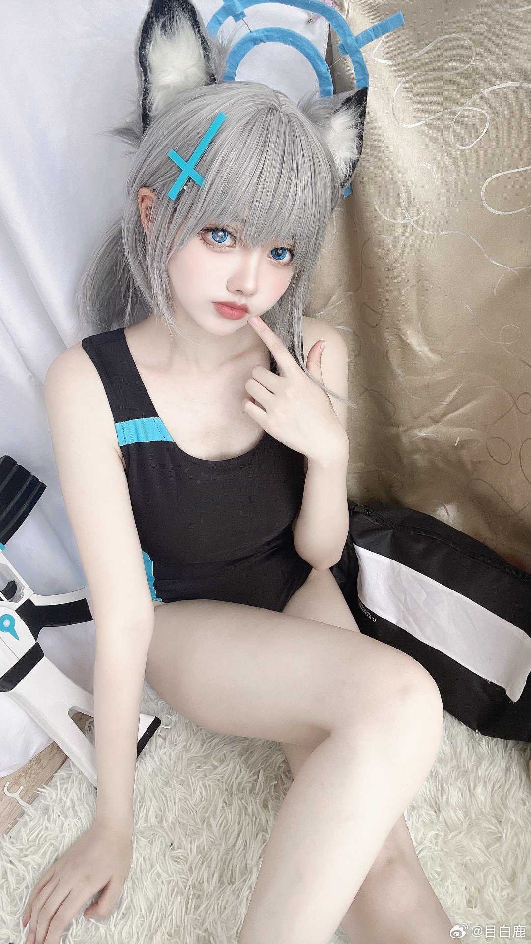 COSPLAY这件泳衣……是专门为老师穿的​​​蔚蓝档案砂狼白子@目白鹿