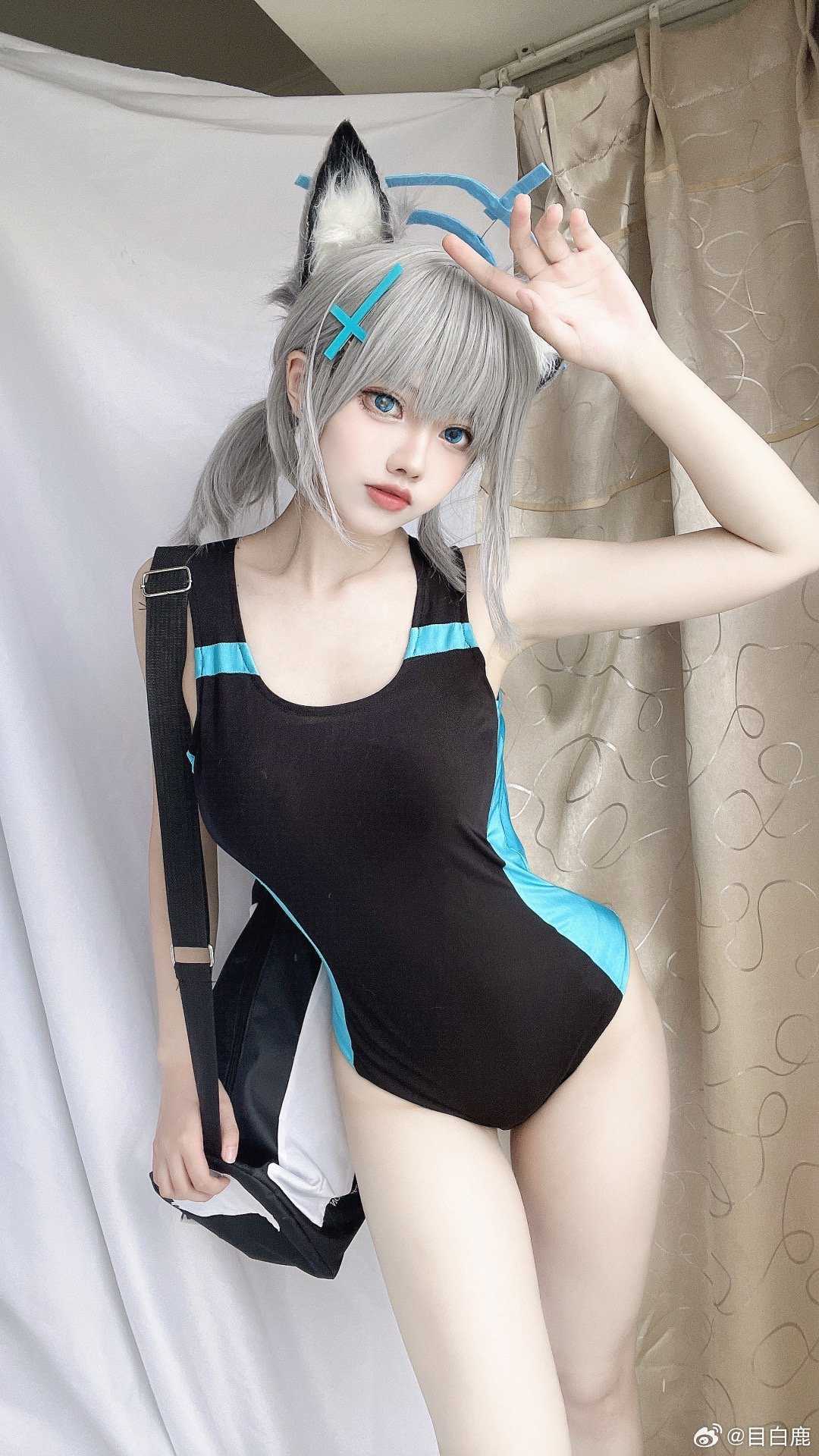 COSPLAY这件泳衣……是专门为老师穿的​​​蔚蓝档案砂狼白子@目白鹿