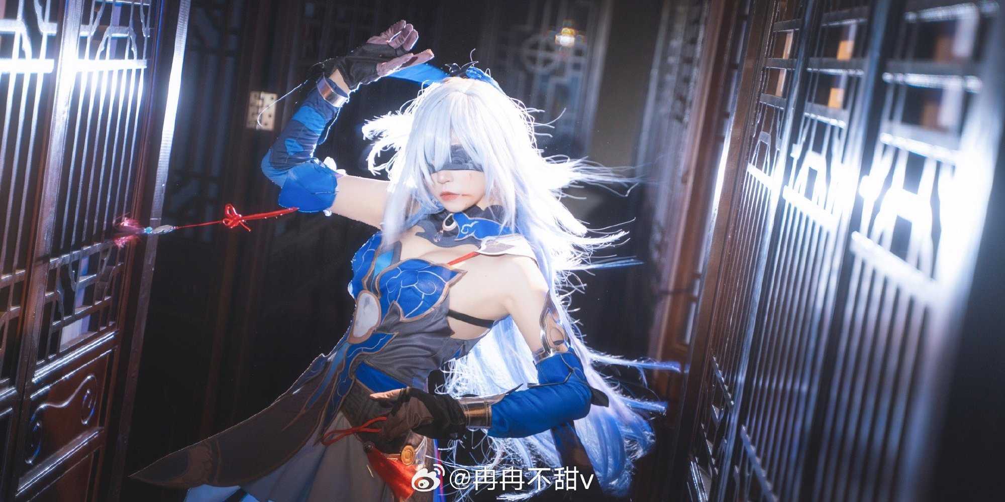 COSPLAY就让这一轮月华，照彻万川！崩坏星穹铁道星穹铁道镜流@冉冉不甜v