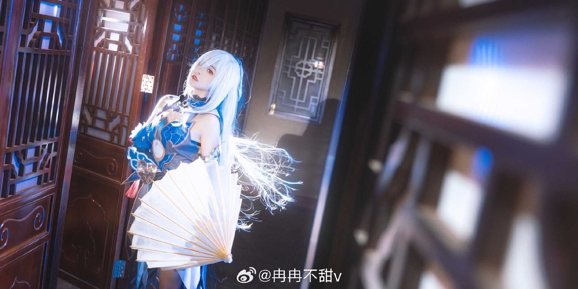 COSPLAY就让这一轮月华，照彻万川！崩坏星穹铁道星穹铁道镜流@冉冉不甜v